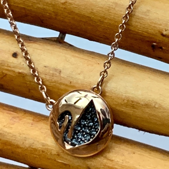 NEW Swarovski Hall Swan Rose Gold & Gray Pendant Necklace - Picture 2 of 2
